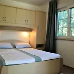 J&d Apartment *